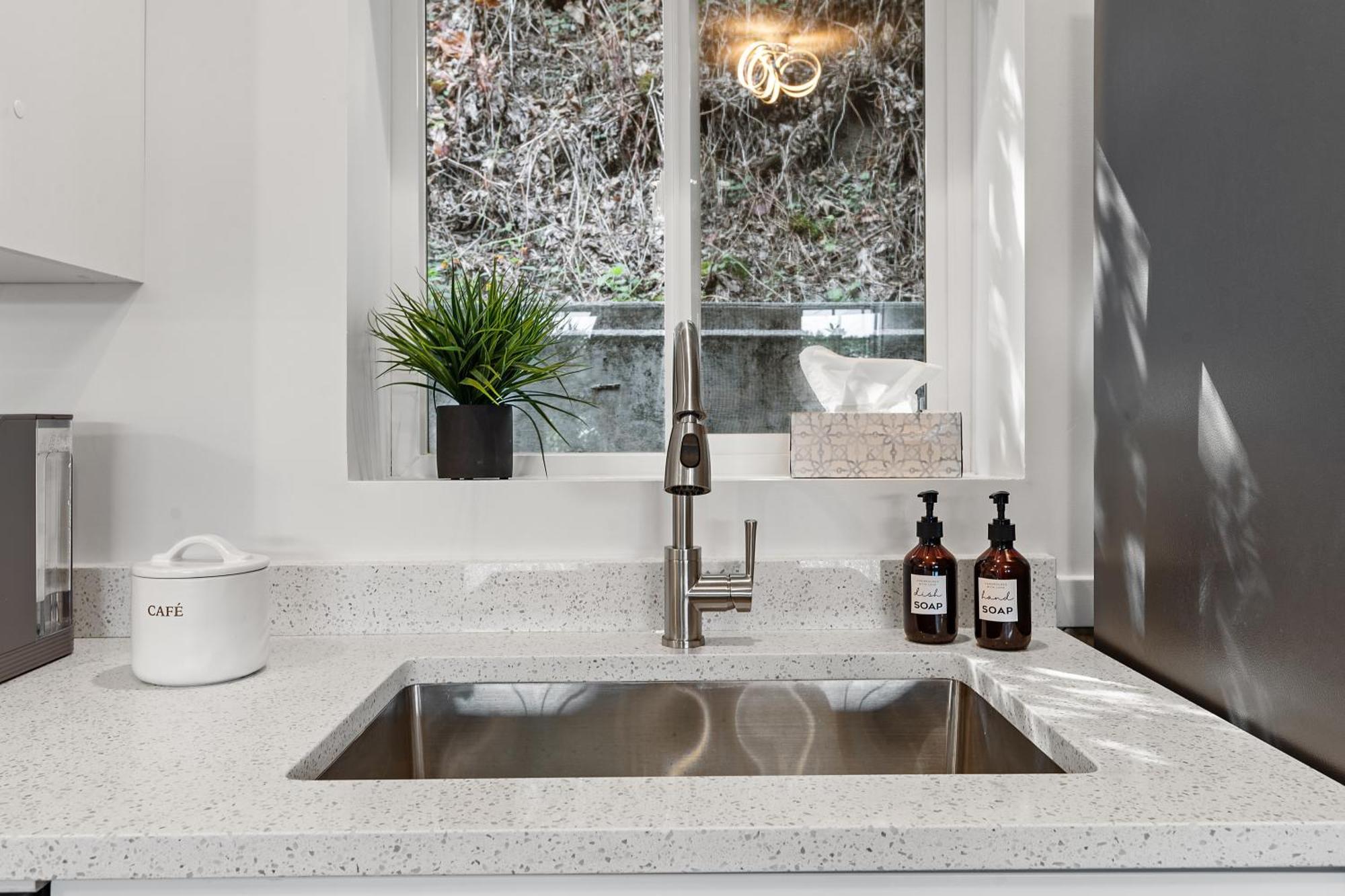 Private Mountainside Home Chilliwack Esterno foto
